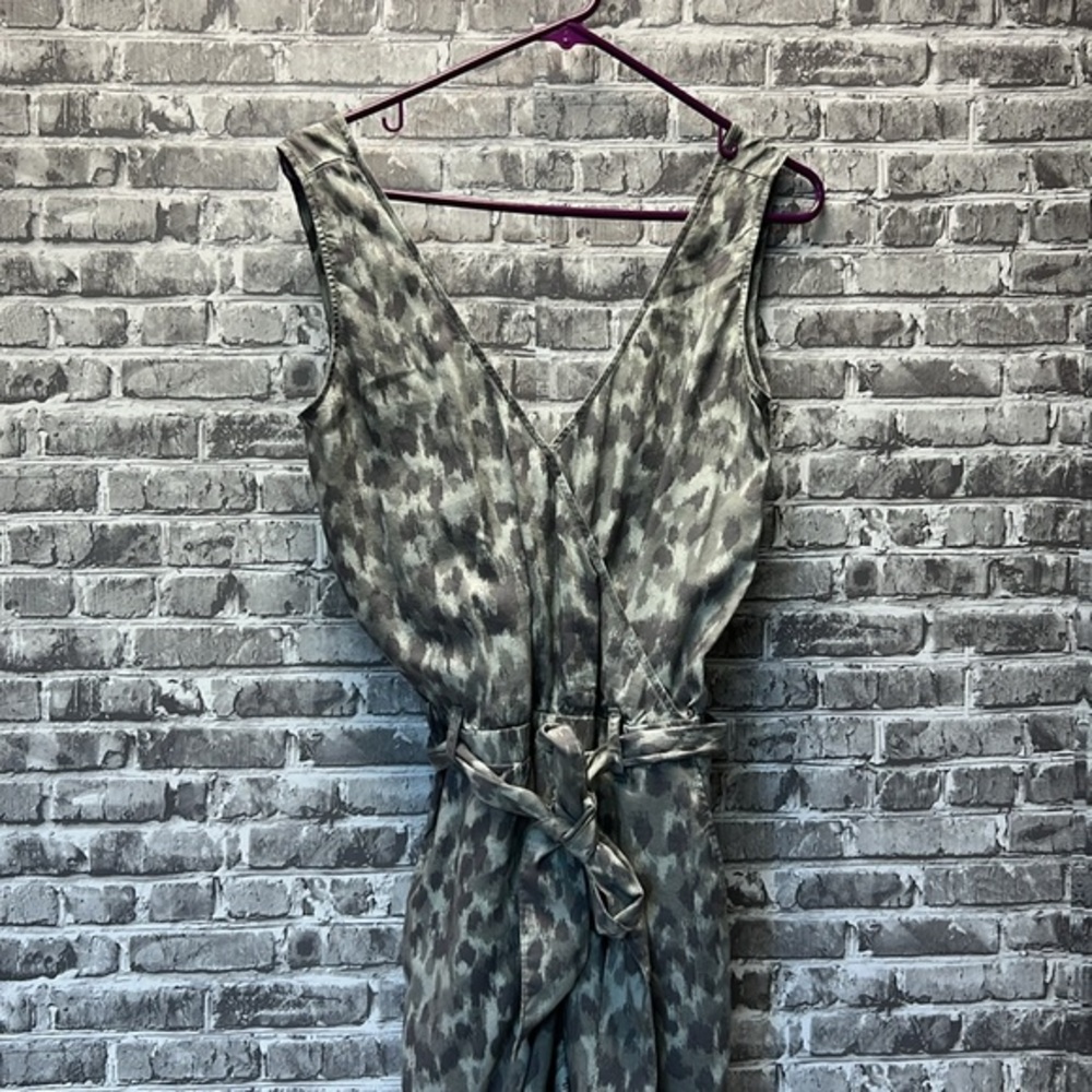 Cloth & Stone romper - Picture 6 of 8